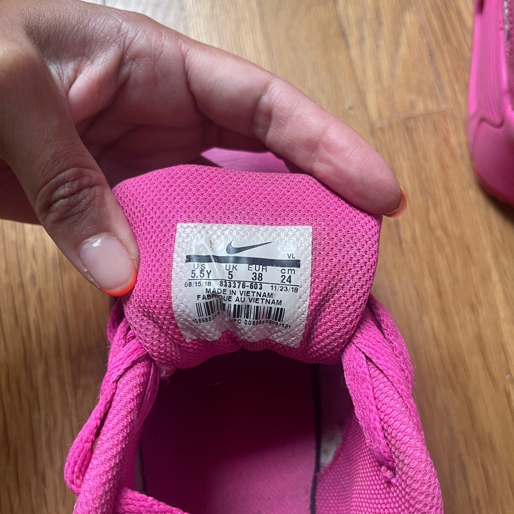 Nike Pink Air Max Sneakers with Retro Design - Picture 7 of 7